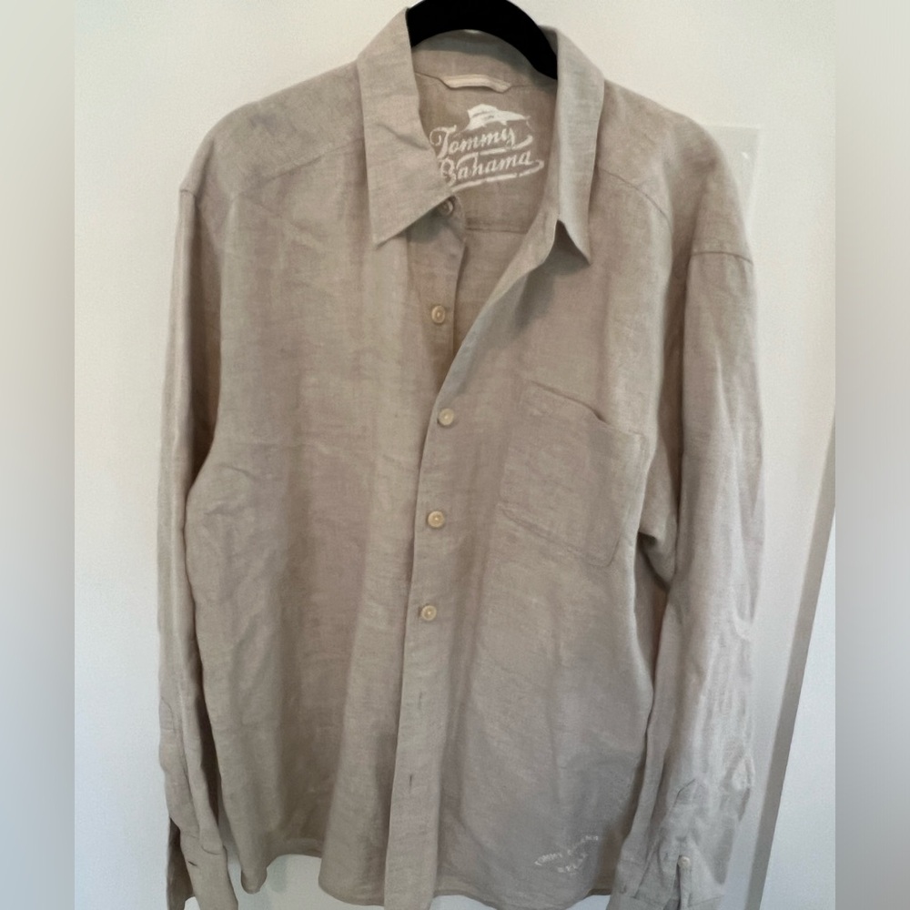 Tommy Bahama 100% linen men’s shirt size large in khaki.